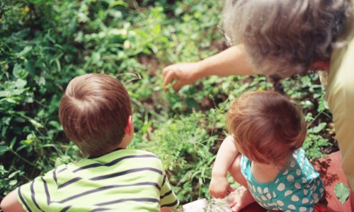 grootouders kleinkinderen leeftijdsdiscriminatie opppassen coronavirus