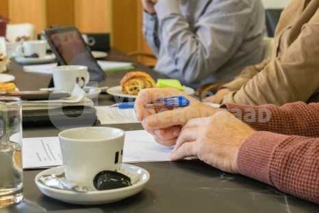 Vergaderende ouderen