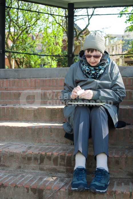 Vrouw beoefent hobby