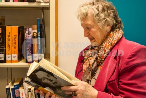 Vrouw in de bib