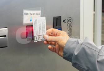 Oudere scant parkeerticket