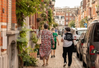 Ouderen al wandelend